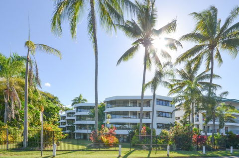 Roydon Beachfront Apartments - Accommodation Whitsundays 28