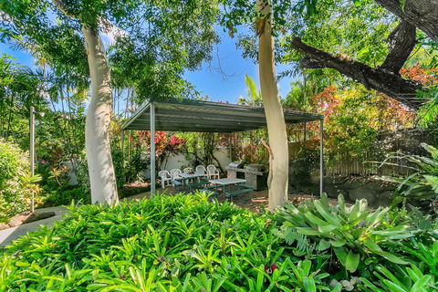 Roydon Beachfront Apartments - Accommodation Whitsundays 18