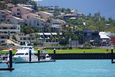 Airlie Seaview Apartments - Accommodation Whitsundays 9