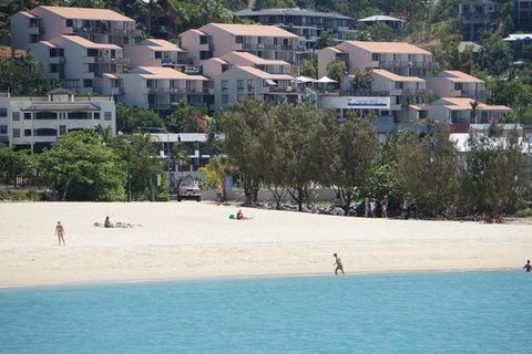 Airlie Seaview Apartments - Accommodation Whitsundays 6