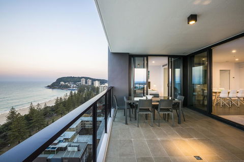 Boardwalk Burleigh Beach - Official - Accommodation Whitsundays 9