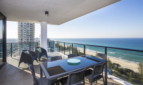 Boardwalk Burleigh Beach - Official - Accommodation Whitsundays 12