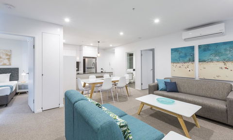 Boardwalk Burleigh Beach - Official - Accommodation Whitsundays 42