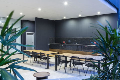 Boardwalk Burleigh Beach - Official - Accommodation Whitsundays 16