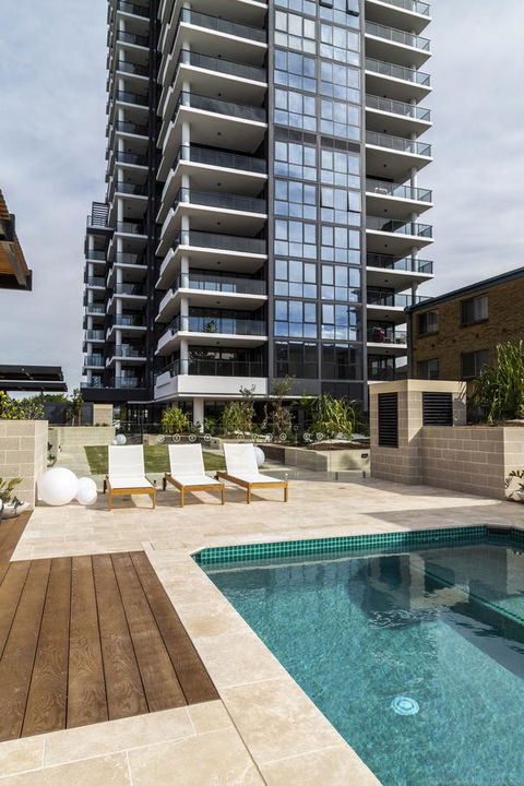 Boardwalk Burleigh Beach - Official - Accommodation Whitsundays 5
