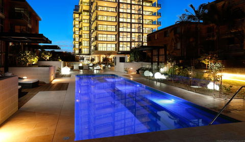 Boardwalk Burleigh Beach - Official - Accommodation Whitsundays 19