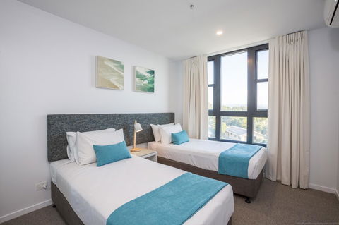 Boardwalk Burleigh Beach - Official - Accommodation Whitsundays 40