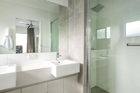 Blue Lagoon Villa A - Accommodation Whitsundays 4