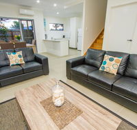 Agnes Sails - Accommodation Whitsundays