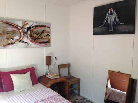 XYL Pets Friendly Seaside Boutique Guesthouse - Accommodation Whitsundays 13