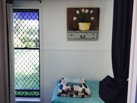 XYL Pets Friendly Seaside Boutique Guesthouse - Accommodation Whitsundays 7