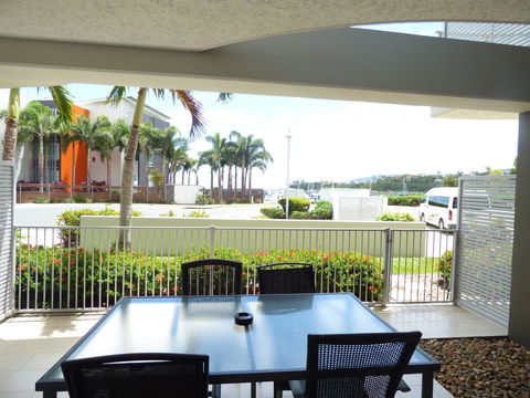 Marina View Apartment - Accommodation Whitsundays 4