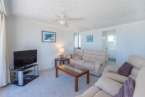 Columbia Beachfront Apartments On Rainbow Bay - Accommodation Whitsundays 5