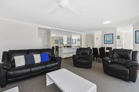 Columbia Beachfront Apartments On Rainbow Bay - Accommodation Whitsundays 21