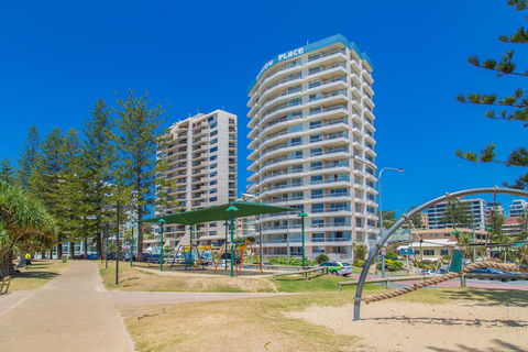 Columbia Beachfront Apartments On Rainbow Bay - Accommodation Whitsundays 3