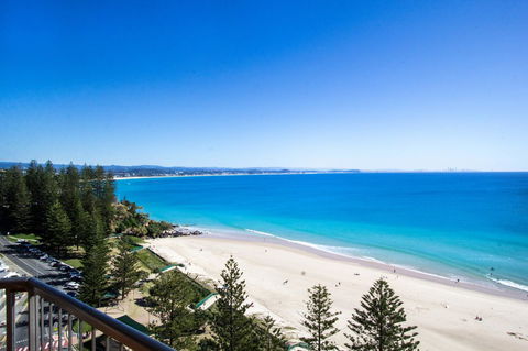 Columbia Beachfront Apartments On Rainbow Bay - Accommodation Whitsundays 1