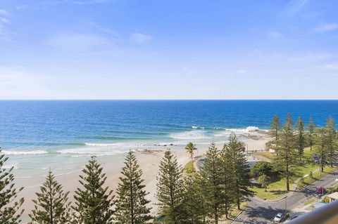 Columbia Beachfront Apartments On Rainbow Bay - Accommodation Whitsundays 42