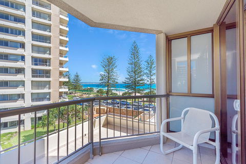 Columbia Beachfront Apartments On Rainbow Bay - Accommodation Whitsundays 14