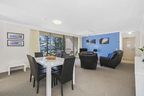 Columbia Beachfront Apartments On Rainbow Bay - Accommodation Whitsundays 23