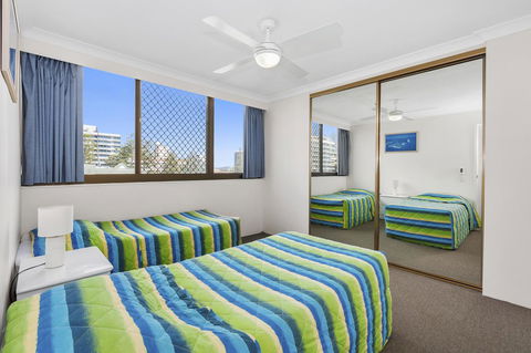 Columbia Beachfront Apartments On Rainbow Bay - Accommodation Whitsundays 32