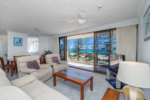 Columbia Beachfront Apartments On Rainbow Bay - Accommodation Whitsundays 12