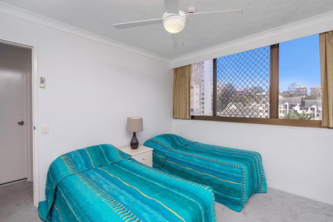 Columbia Beachfront Apartments On Rainbow Bay - Accommodation Whitsundays 10
