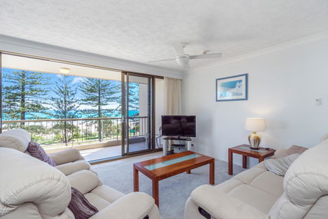 Columbia Beachfront Apartments On Rainbow Bay - Accommodation Whitsundays 8