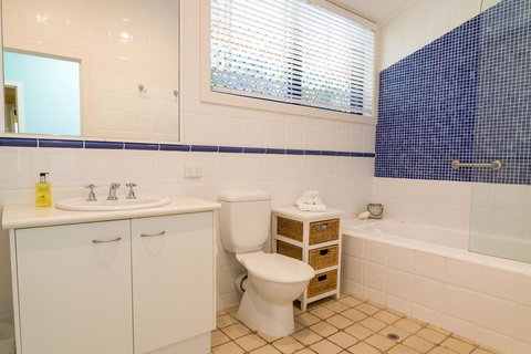 Number 2 On The Beach | Beautiful Beachfront Villa - Accommodation Whitsundays 18