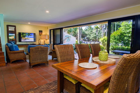 Number 2 On The Beach | Beautiful Beachfront Villa - Accommodation Whitsundays 6
