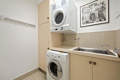 Montipora Unit 3 - In The Heart Of Airlie, Wi-fi And Netflix - Accommodation Whitsundays 9