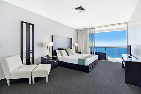 ULTIQA Air On Broadbeach - Accommodation Whitsundays 8