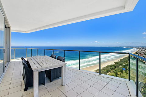ULTIQA Air On Broadbeach - Accommodation Whitsundays 32