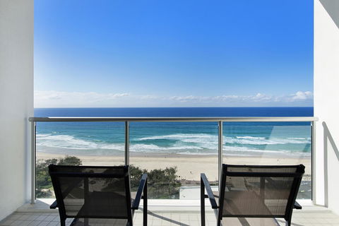 ULTIQA Air On Broadbeach - Accommodation Whitsundays 12
