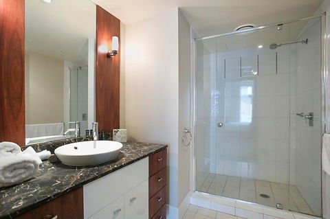 Towers Of Chevron - Private Apartment - Accommodation Whitsundays 4