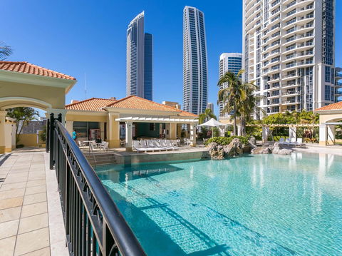 Towers Of Chevron - Private Apartment - Accommodation Whitsundays 11