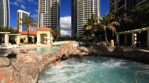 Towers Of Chevron - Private Apartment - Accommodation Whitsundays 10