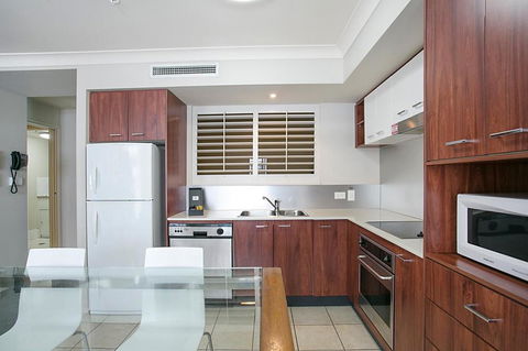 Towers Of Chevron - Private Apartment - Accommodation Whitsundays 3