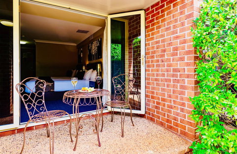 Ambassador On Ruthven - Accommodation Whitsundays 17