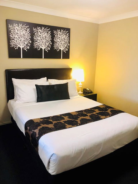 Ambassador On Ruthven - Accommodation Whitsundays 38