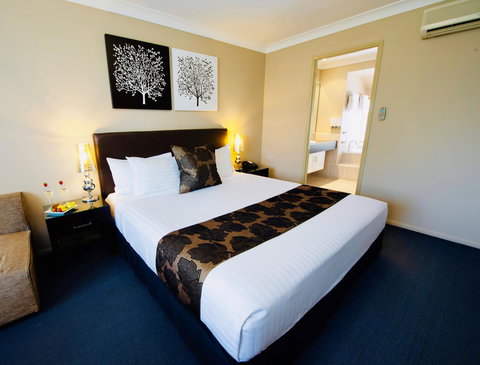 Ambassador On Ruthven - Accommodation Whitsundays 2