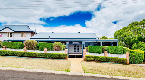 Ambassador On Ruthven - Accommodation Whitsundays 33