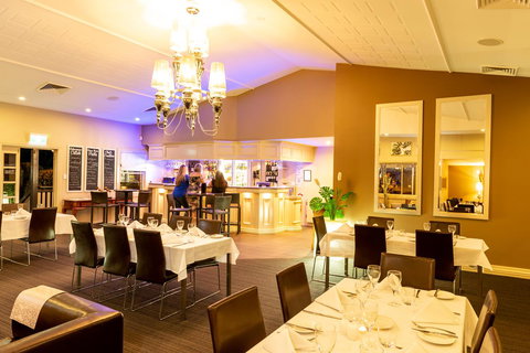 Ambassador On Ruthven - Accommodation Whitsundays 9