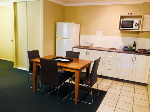 Ambassador On Ruthven - Accommodation Whitsundays 35