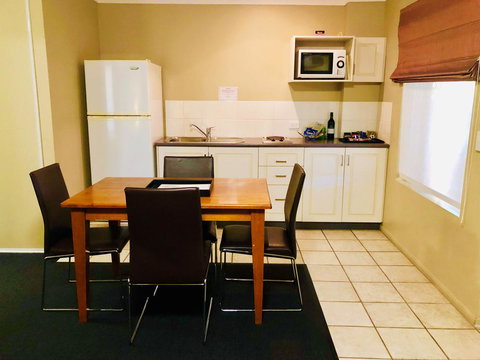 Ambassador On Ruthven - Accommodation Whitsundays 37