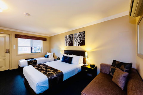 Ambassador On Ruthven - Accommodation Whitsundays 44