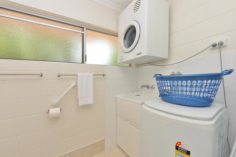 Lychee Tree Holiday Apartments - Accommodation Whitsundays 10
