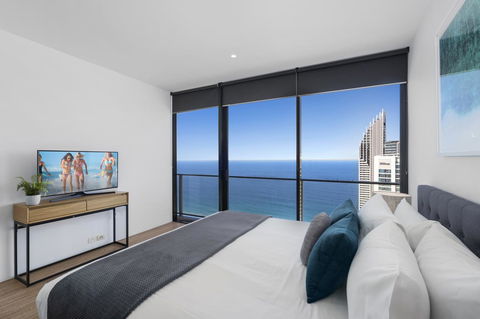 Circle On Cavill - Gclr - Accommodation Whitsundays 15