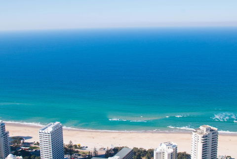 Circle On Cavill - Gclr - Accommodation Whitsundays 26