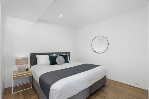Circle On Cavill - Gclr - Accommodation Whitsundays 25