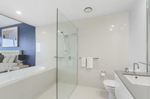 Circle On Cavill - Gclr - Accommodation Whitsundays 34